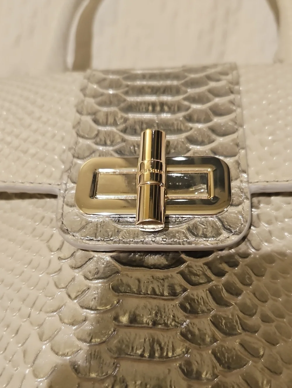 Brahmin small caroline